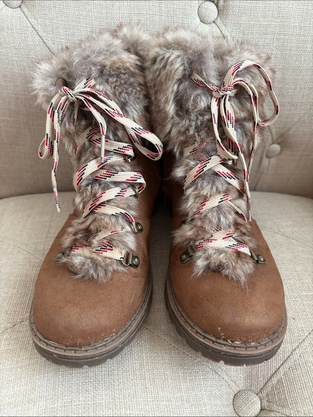 Universal Thread Women’s Tan Faux-Fur Lace-Up Winter Boots